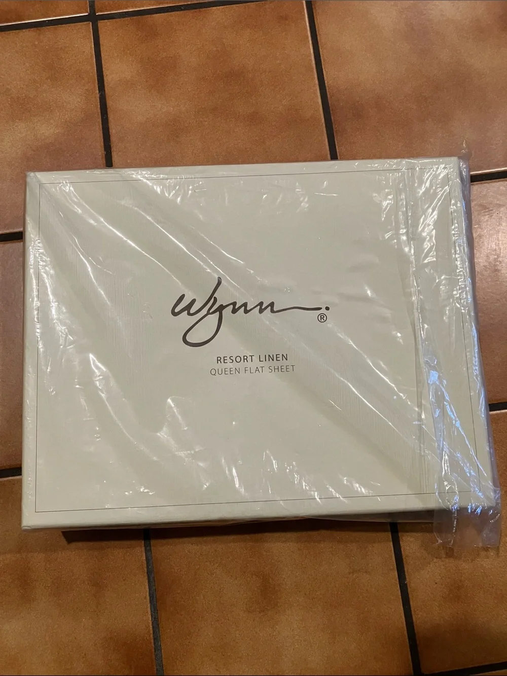 Wynn Resort Linen Queen Flat Sheet - White New. 507 thread count